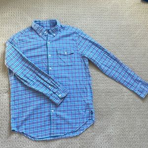 Vineyard Vines classic fit Crosby shirt.